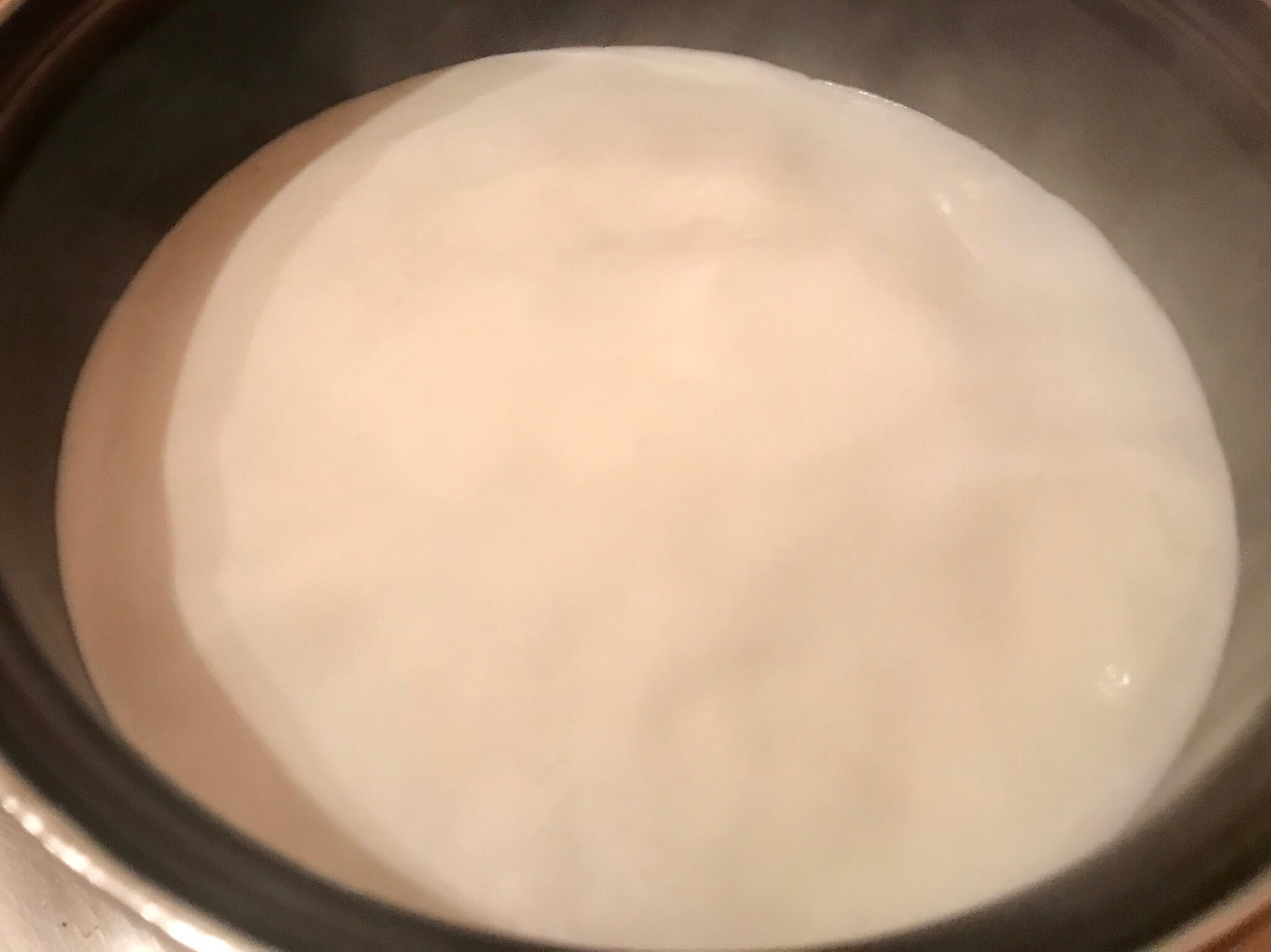 2 Tipps wie dir Milch beim Kochen nicht überkocht 2 Tipps wie dir Milch beim Kochen nicht überkocht