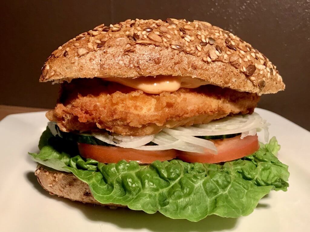 Crispy Chicken Burger mit frischen Zutaten - Zu Faul Zum Kochen?