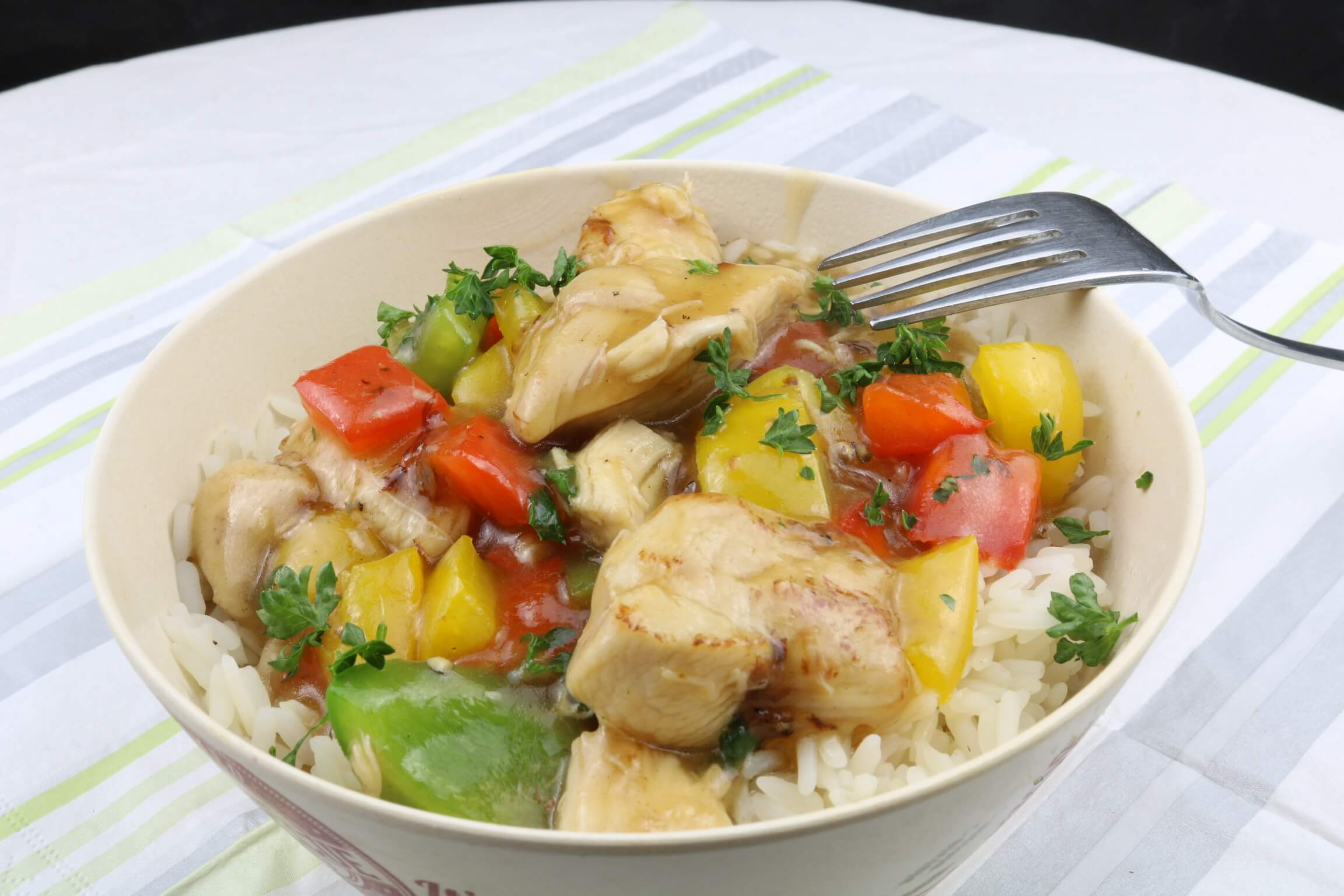 Teriyaki Hähnchen mit Paprika auf Reis