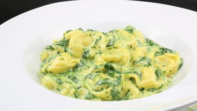 Tortellini in einer Gorgonzola Blattspinat Soße