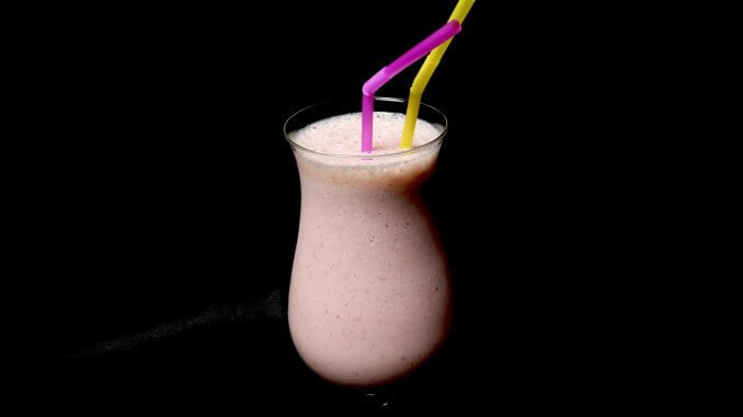 Erdbeeren Mango Milchshake