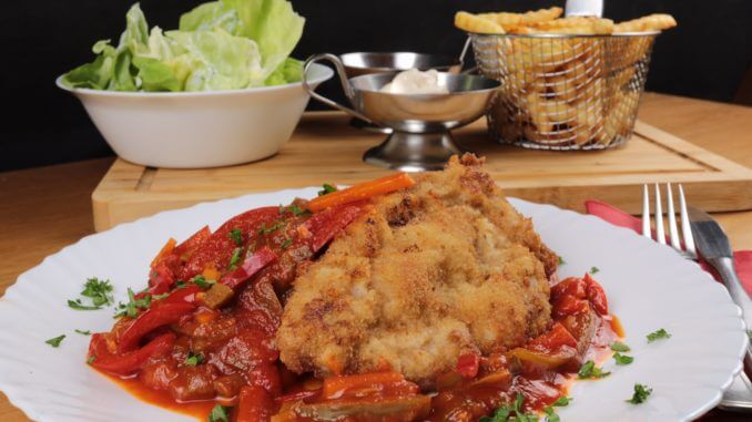 Schnitzel mit selbstgemachter Zigeunersauce