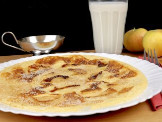 Apfel Pfannkuchen mit Zimt und Zucker