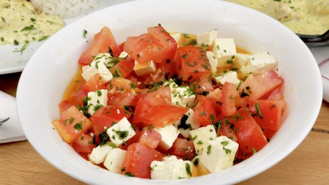 Tomatensalat mit Feta Käse
