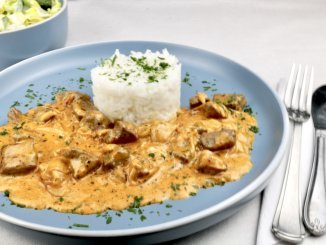 Zwiebel Sahne Lammgeschnetzeltes