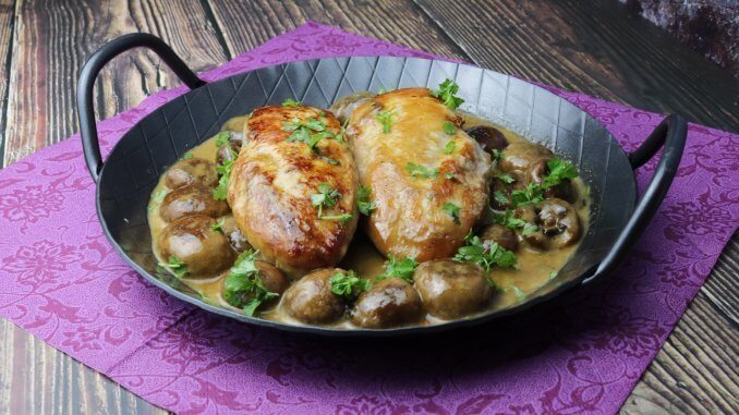 Hähnchenbrust mit einer Honig Senf Champignon Sauce