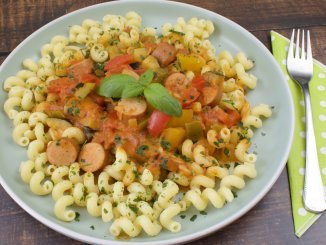 Paprika Zucchini Würstchen Pfanne