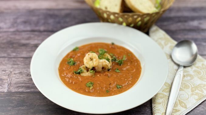Tomatensuppe mit Garnelen
