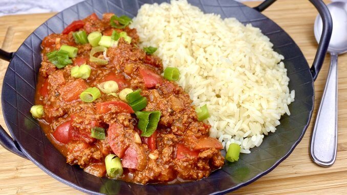 Vegetarische Paprika Pfanne mit veganem Hack