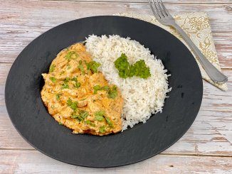 Hähnchen Gyrospfanne mit Schmandsauce