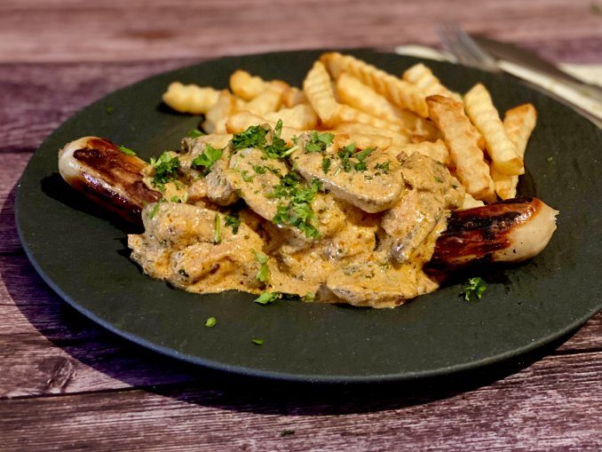 Rostbratwurst mit Jägersauce