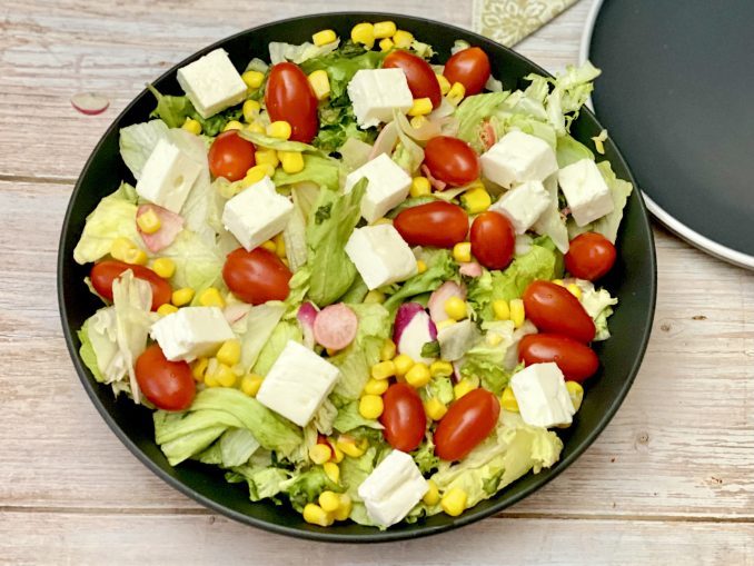 Sommersalat mit Feta Käse